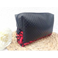Trousse de toilette noire capitonn&eacute;e avec chouchou &ndash; Fait main France