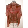 Foulard mousseline de soie rouge foncé - Vue sur mannequin