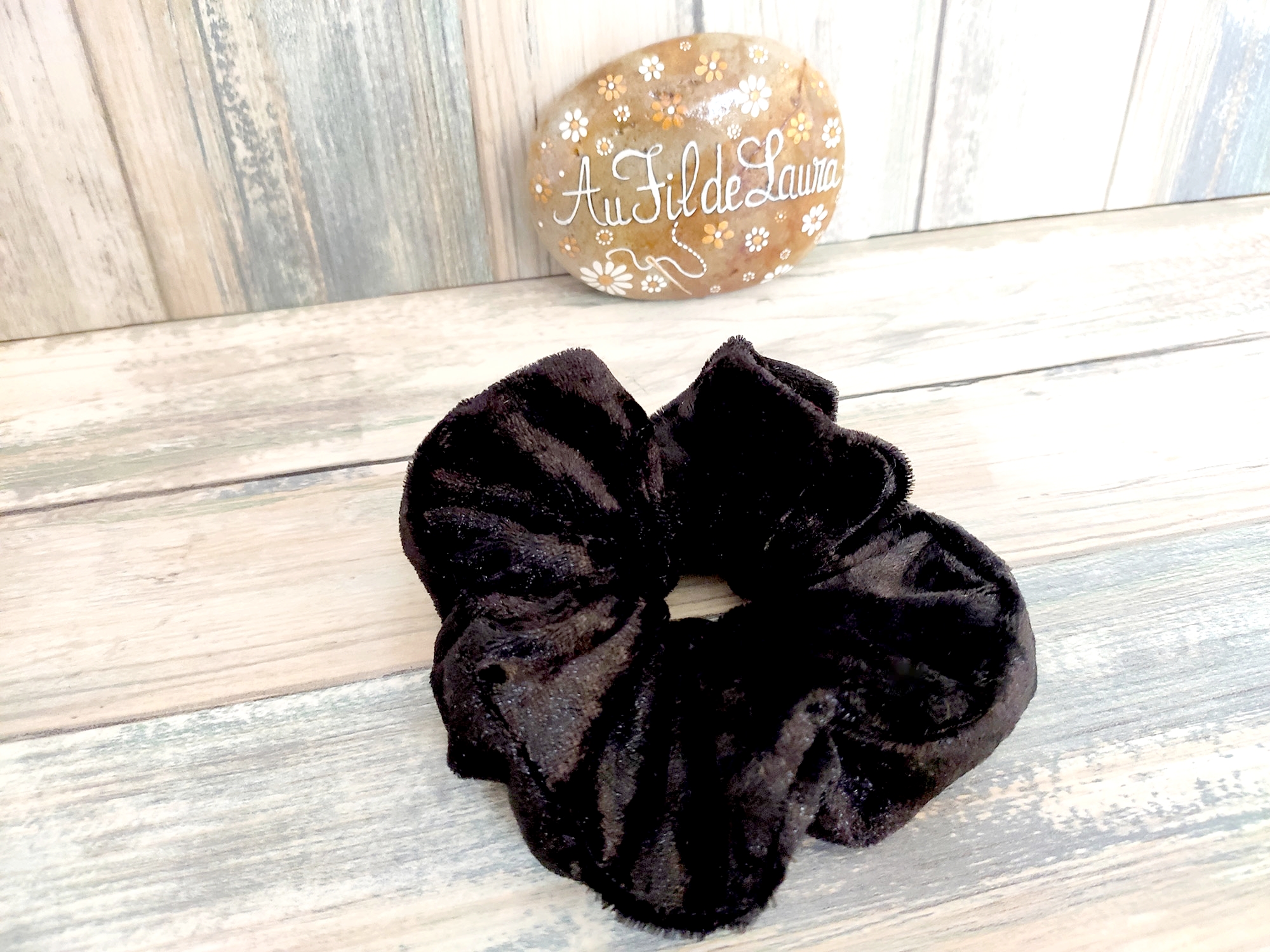 Chouchou en panne de velours noir fait main, doux, brillant et &eacute;l&eacute;gant pour cheveux