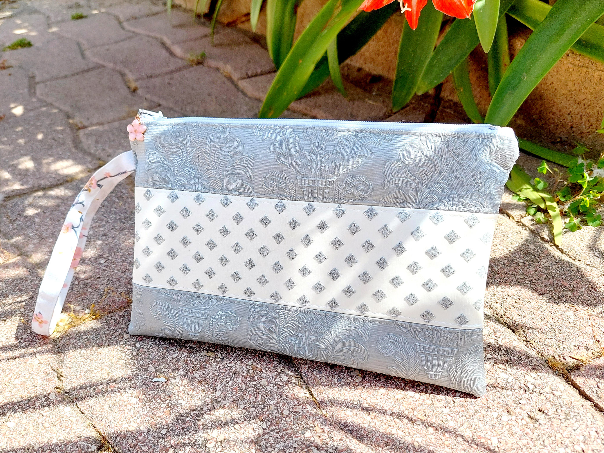 Pochette élégante pour mariage avec dragonne, faite main