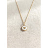 Collier médaillon cœur blanc et doré - détail du pendentif