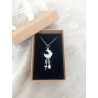Collier lune argentée et étoiles - présenté dans son écrin