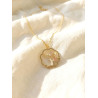 Collier chat blanc et fleur rose - détail du pendentif