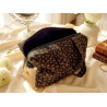 Trousse de toilette femme artisanale en simili cuir irisé cuivre - Présentée ouverte
