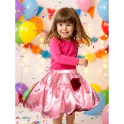Jupe fillette satin rose pâle doublée de tulle bordeaux - Présentée portée