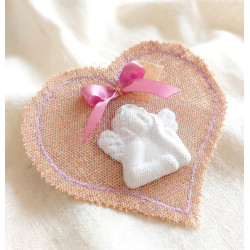 Objet déco ange penseur blanc ruban satiné rose - Présenté déposé
